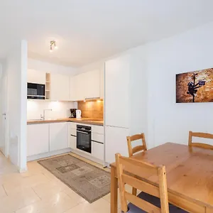 Donaufeld Living - Geräumiges Mit Balkon Wien