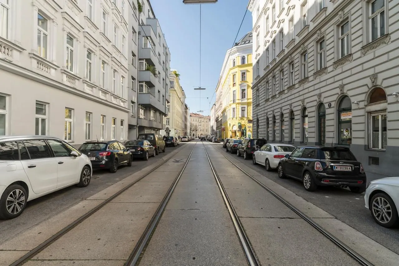 Prater Balcony Suite Vienna 0*,