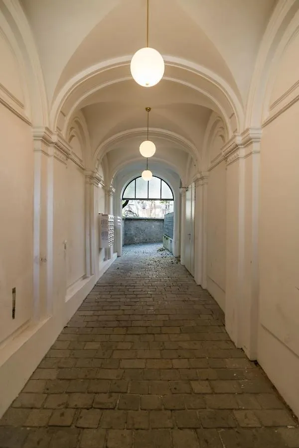 Prater Balcony Suite Βιέννη